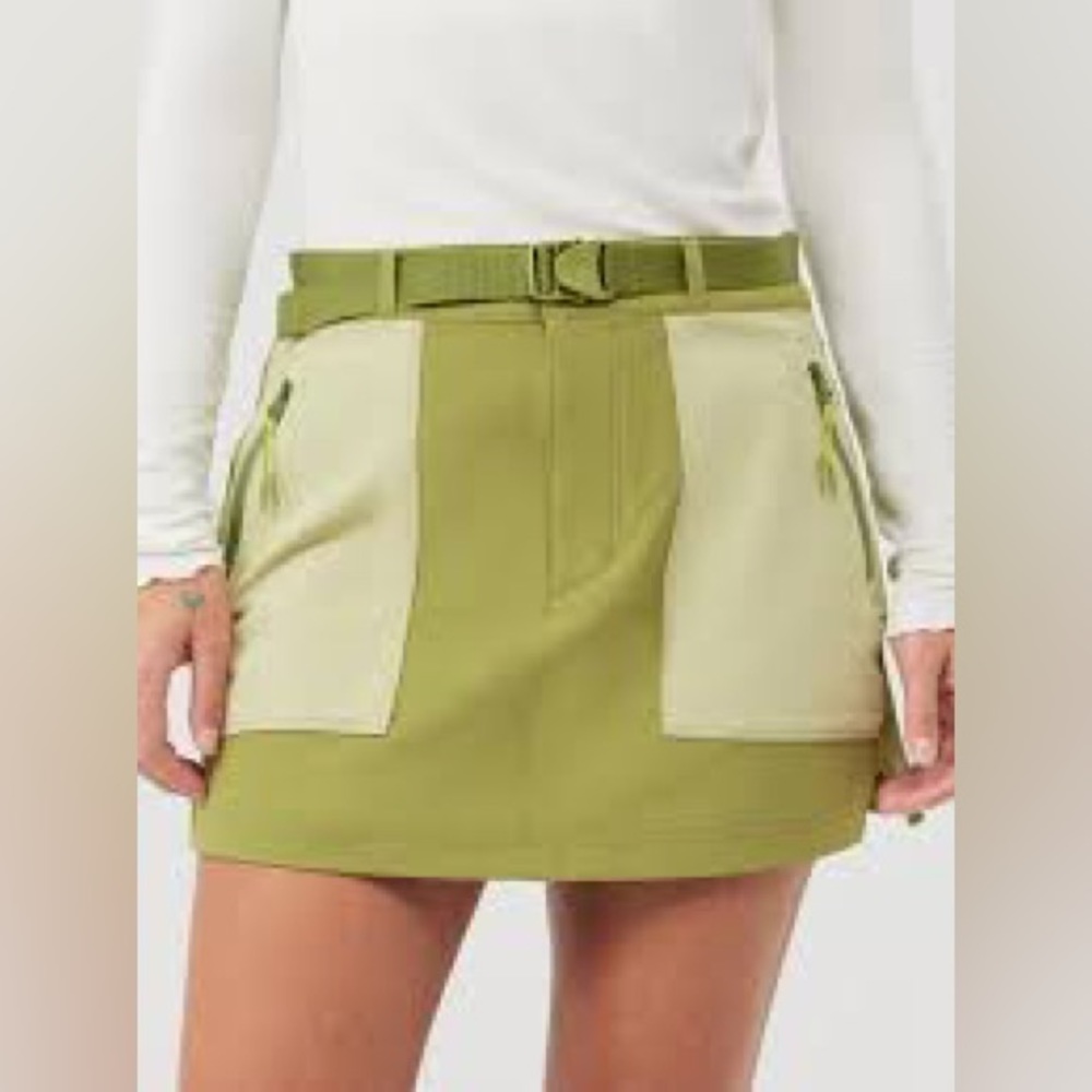 NWT Outdoor Voices Recrtrek Skirt Size Large in Green
